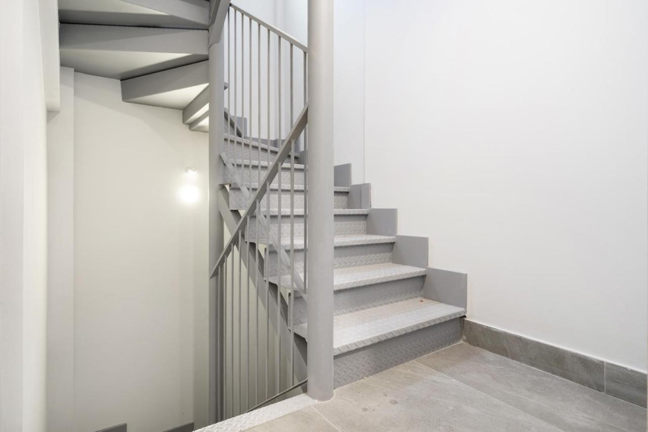 Atico Reformado En Madrid Rio Alquiler Temporal Apartment Exterior photo